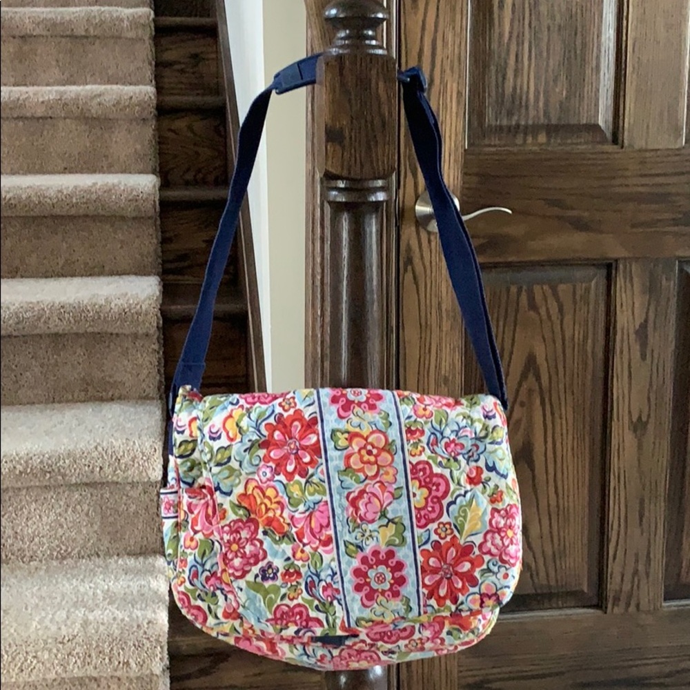 Vera Bradley extra large mailbag